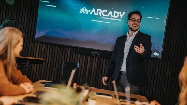 Arcady-trainer verzorgt een praktijkgerichte IT-training voor softwareontwikkelaars en digitale teams