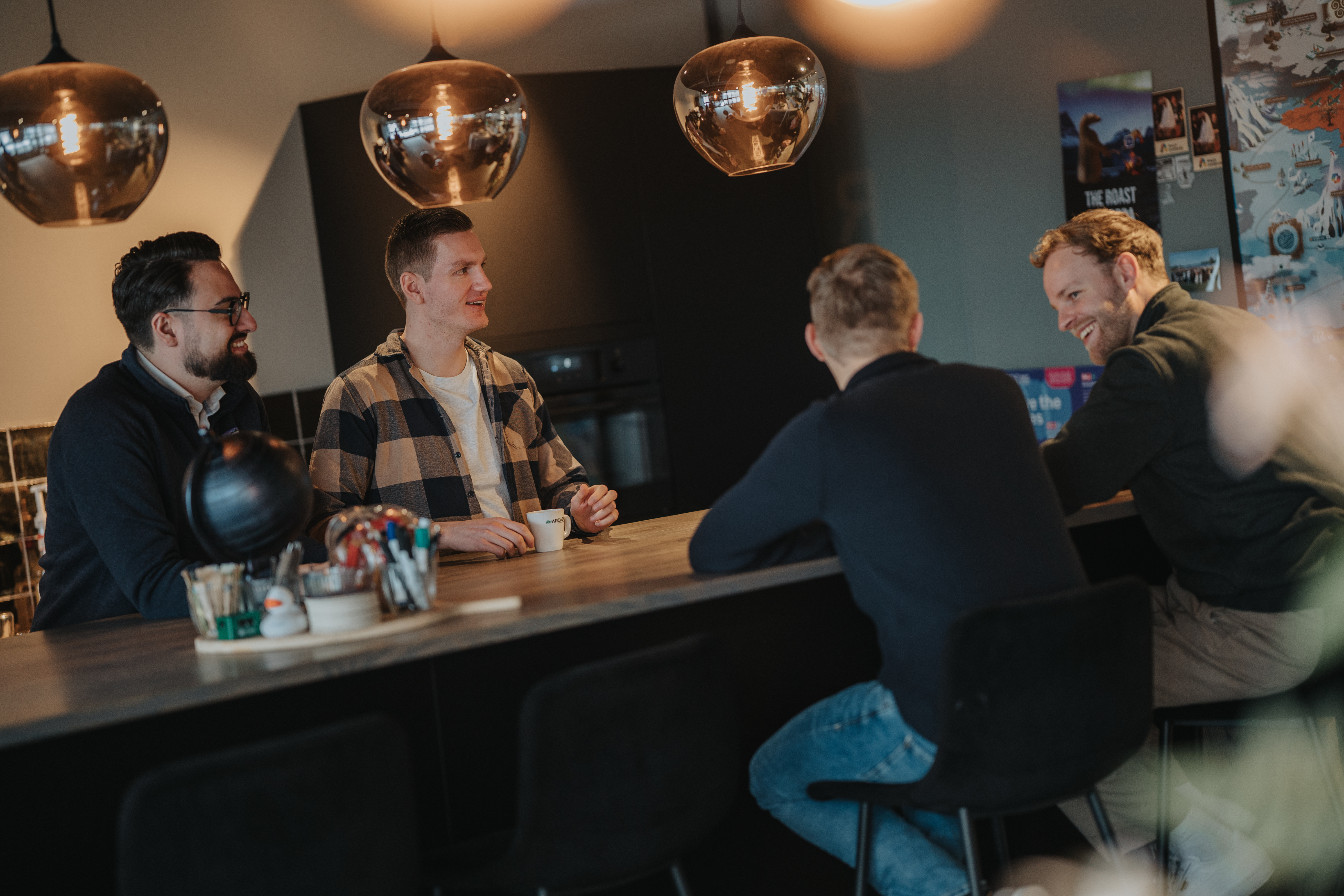 Arcady-specialisten delen kennis en ervaringen tijdens een interactieve IT-training en kennissessie