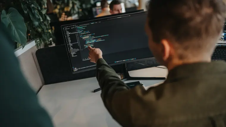 Ervaren softwareontwikkelaar versterkt een developmentteam met maatwerksoftware